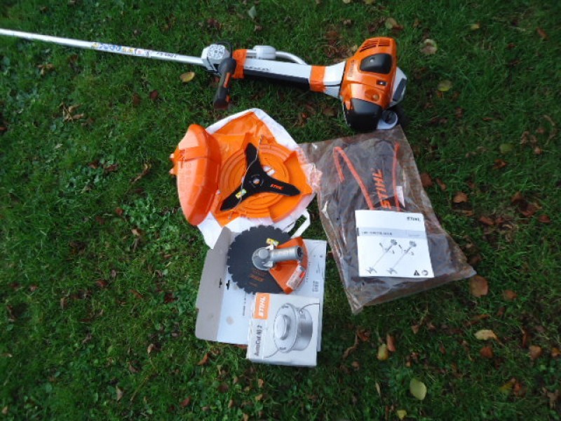 Stihl FS-400 Heavy Duty Petrol Brush Cutter 40.2cc, 2.6hp