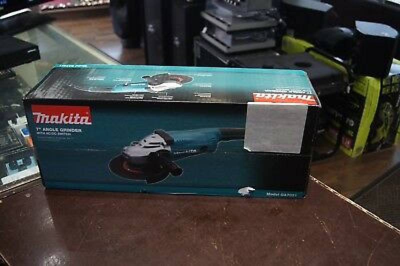 Makita GA7020 Angle Grinder 7 Inch 8500 RPM 2200 W